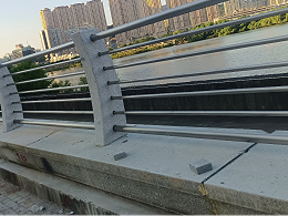 管钢强不锈钢管助力海边护栏建设：品质与耐用性的完美呈现
